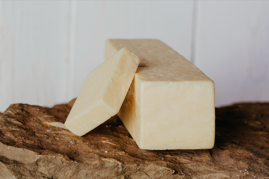 Sharp Farmstead Cheddar Cheese (8oz)