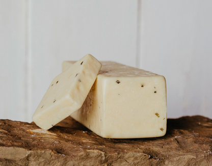 Onion and Chive Cheddar (8oz)