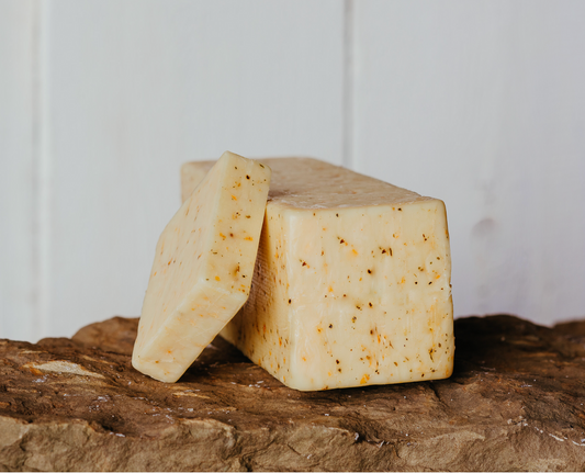 Roasted Garlic Cheddar (8oz)