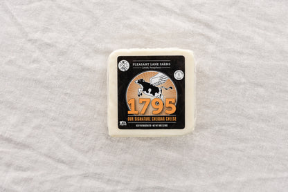 1795 Signature Farmstead Cheddar Cheese (6oz)